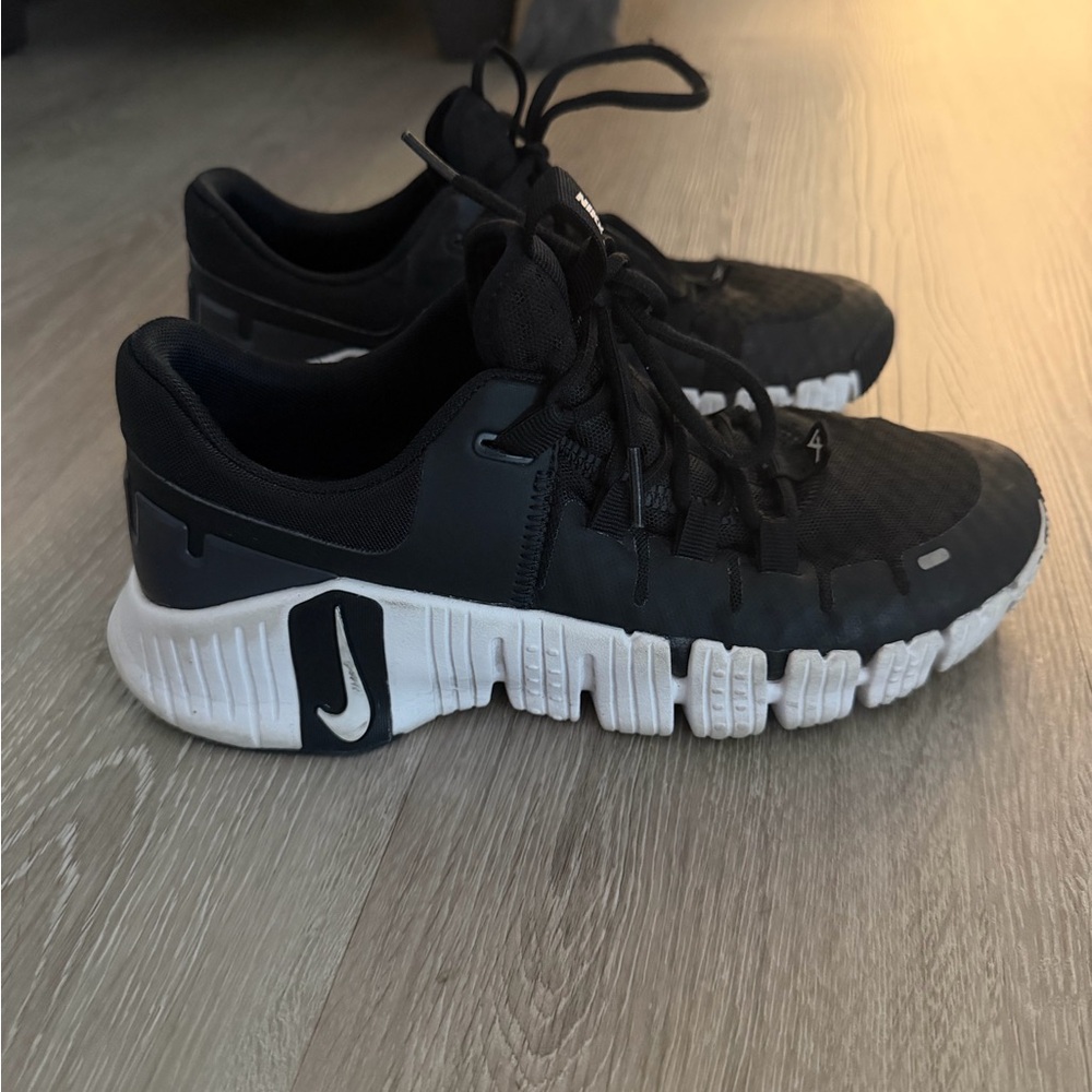 Nike Black and White Flex Shoes